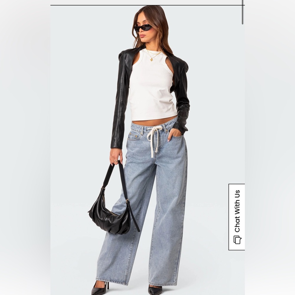 NWT’s Edikted Wynn low rise oversized jeans. Small